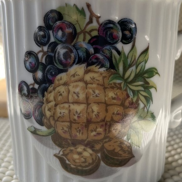 4 Mugs Fruit Pattern Made in Japan Golden Rim - Picture 3 of 14